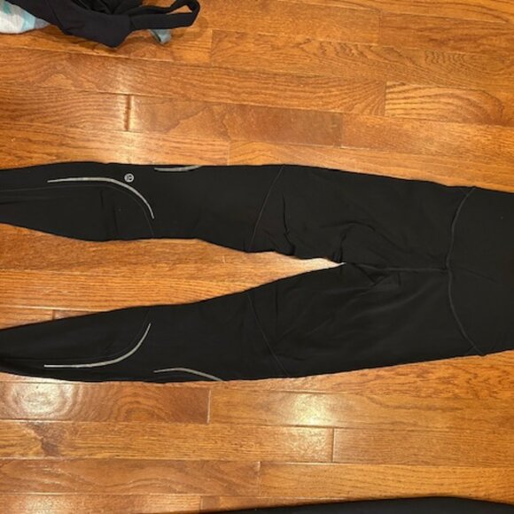 Lululemon yoga pants with reflective details - Picture 1 of 2
